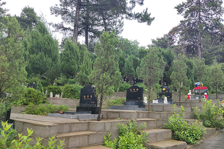 沈陽(yáng)墓地陵園水體的平面位置、形狀、大小、深淺及施工方法