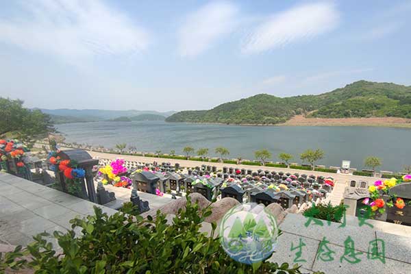 悠然大河貝，東南望撫順，西南眺沈陽(yáng)，北依鐵嶺城