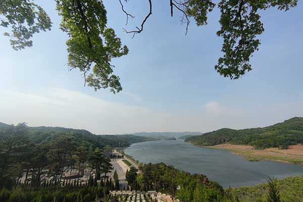 大河貝公墓